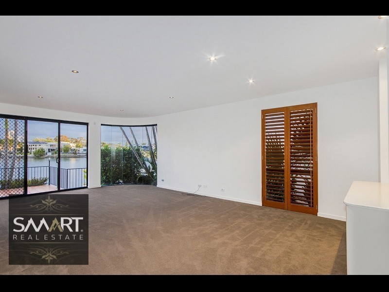 76 Amalfi Drive, Isle Of Capri QLD 4217