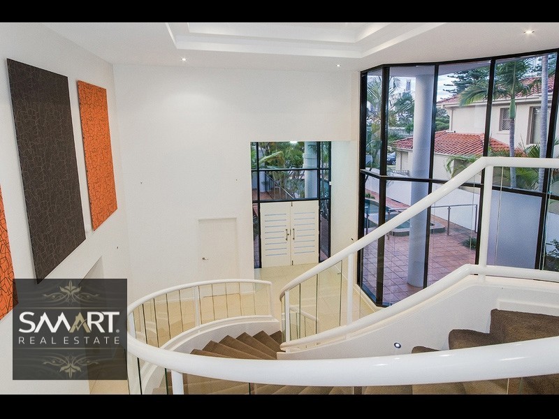 76 Amalfi Drive, Isle Of Capri QLD 4217