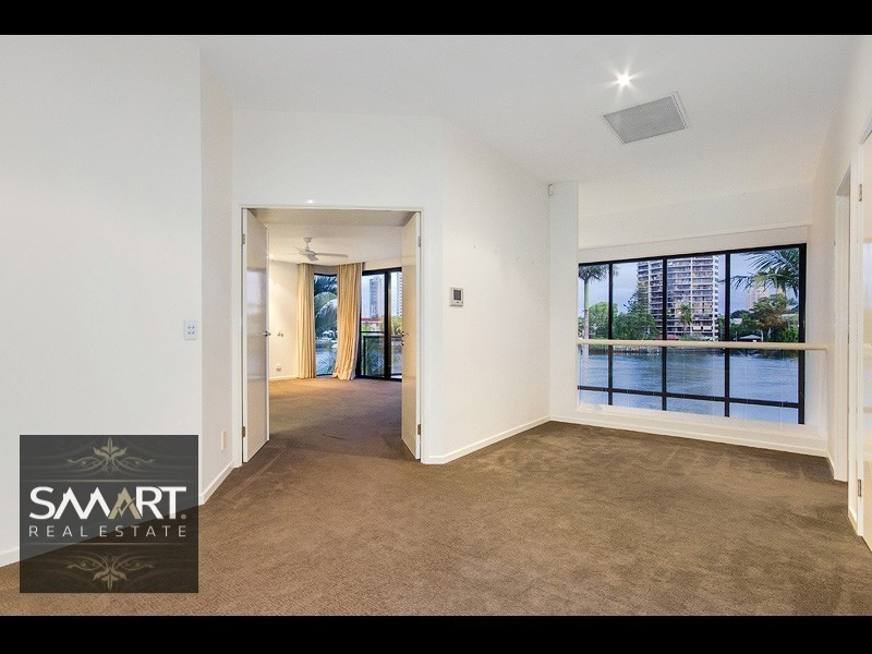 76 Amalfi Drive, Isle Of Capri QLD 4217