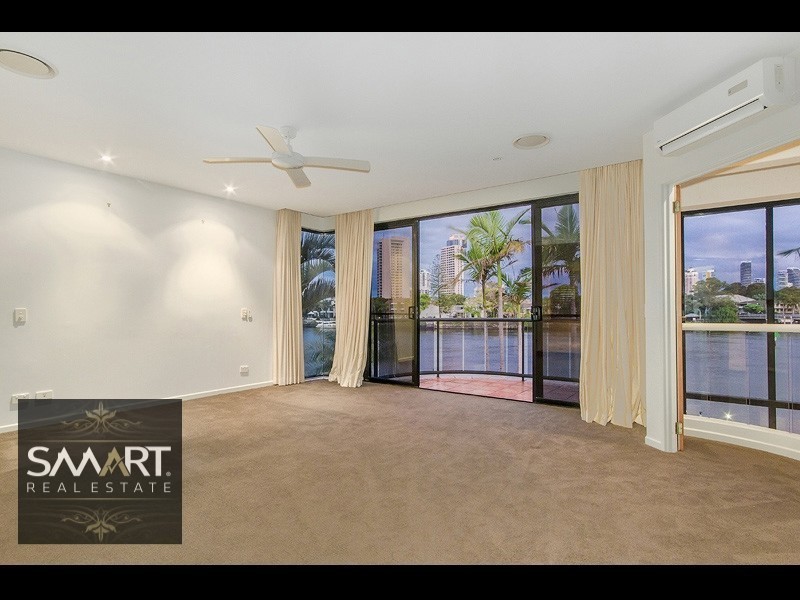 76 Amalfi Drive, Isle Of Capri QLD 4217