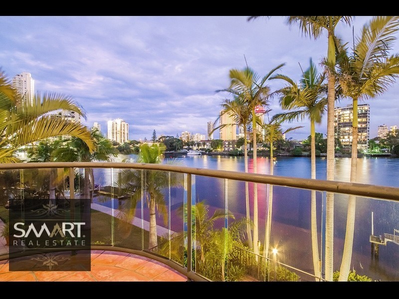 76 Amalfi Drive, Isle Of Capri QLD 4217