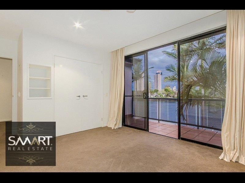 76 Amalfi Drive, Isle Of Capri QLD 4217