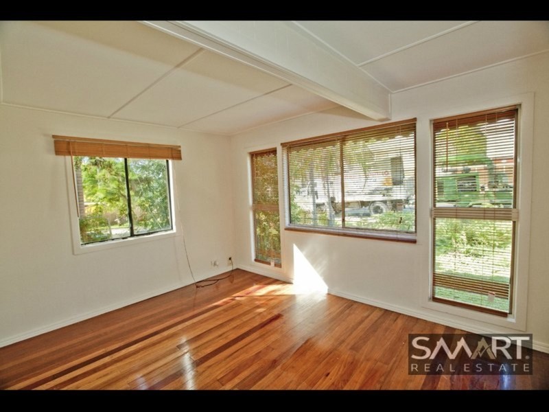 40 Sydney Street, Labrador QLD 4215