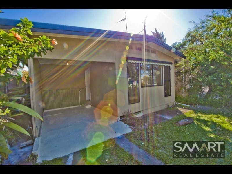 40 Sydney Street, Labrador QLD 4215