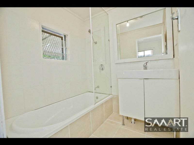 40 Sydney Street, Labrador QLD 4215