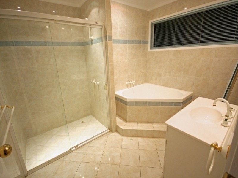 3 Koro Court, Ashmore QLD 4214