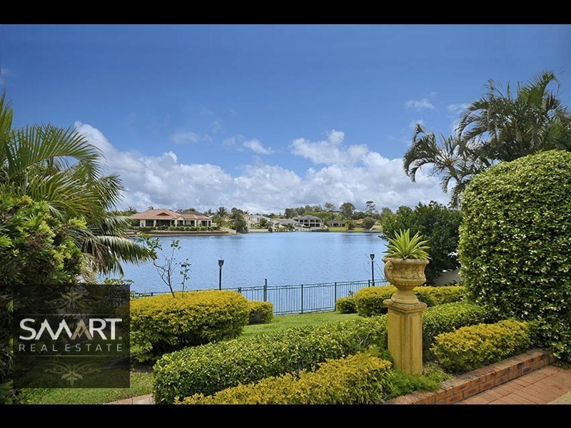 60/40 Cotlew Street E, Southport QLD 4215