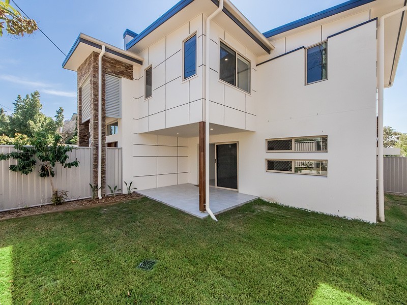1/2 Mal Burke Street, Southport QLD 4215