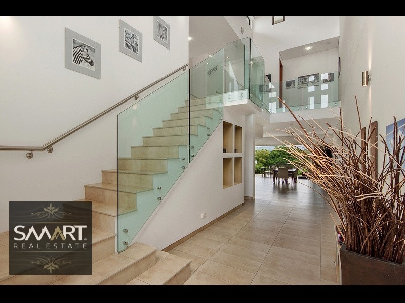 3033A The Boulevarde, Benowa QLD 4217