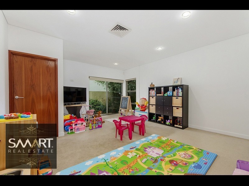 3033A The Boulevarde, Benowa QLD 4217
