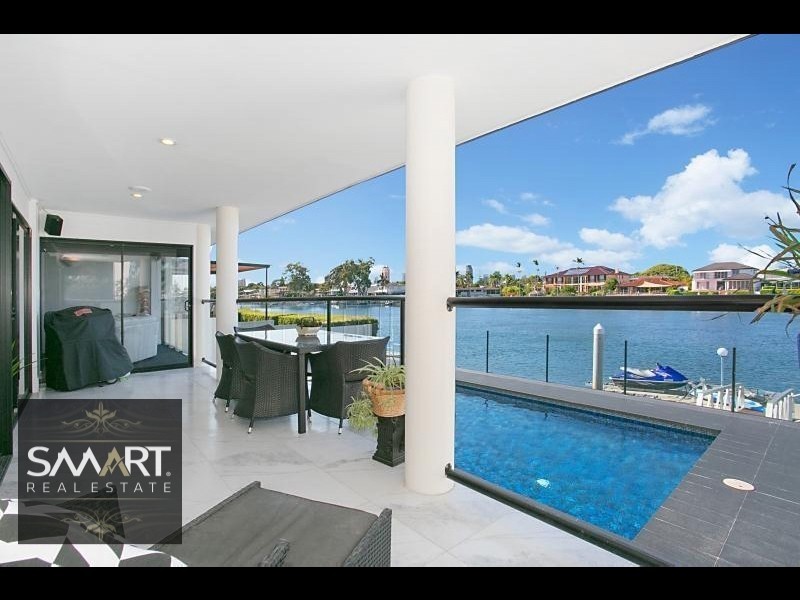 124 Amalfi Drive, Isle Of Capri QLD 4217
