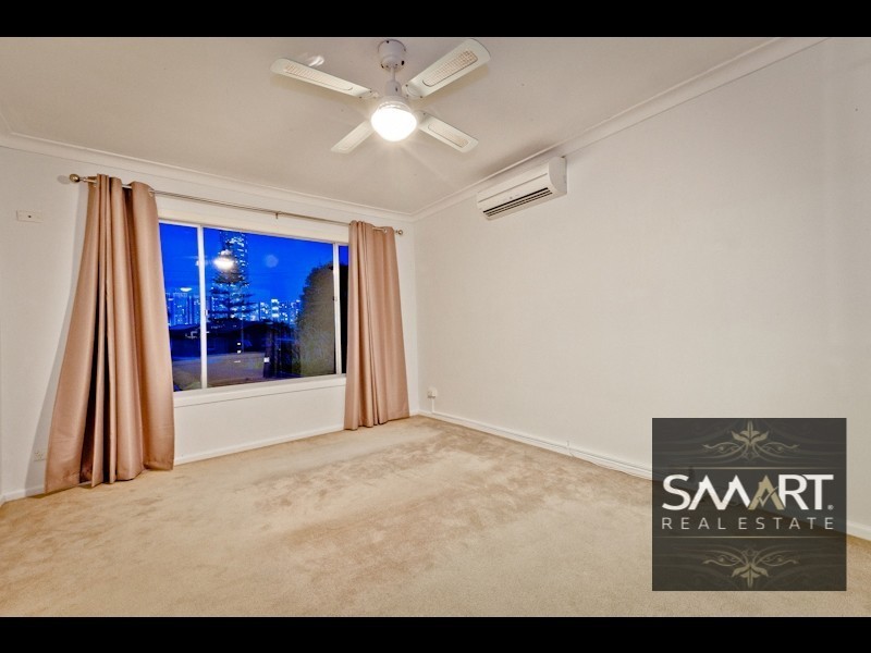 3 Valencia Avenue, Isle Of Capri QLD 4217