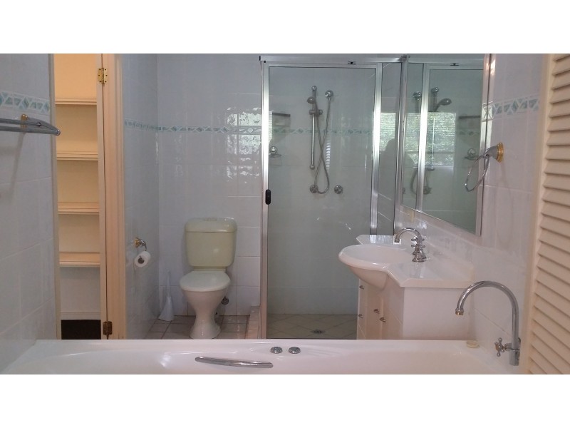 68/88-98 Limetree Parade, Runaway Bay QLD 4216