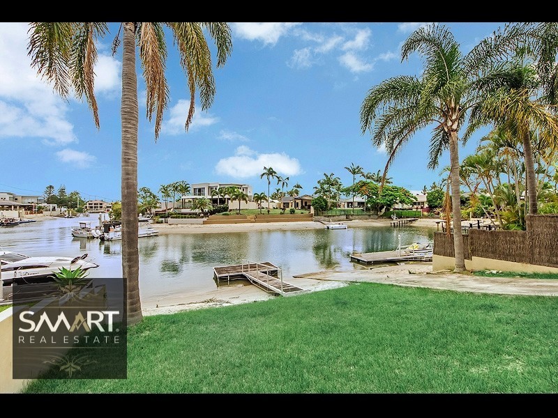 64 Salerno Street, Isle Of Capri QLD 4217