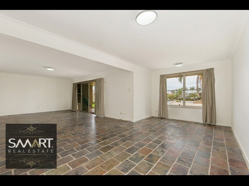 64 Salerno Street, Isle Of Capri QLD 4217