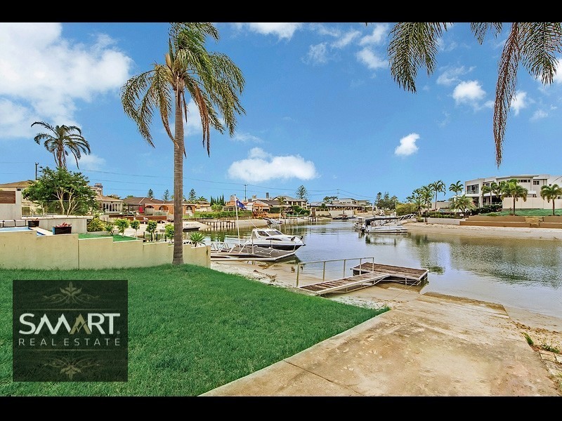 64 Salerno Street, Isle Of Capri QLD 4217