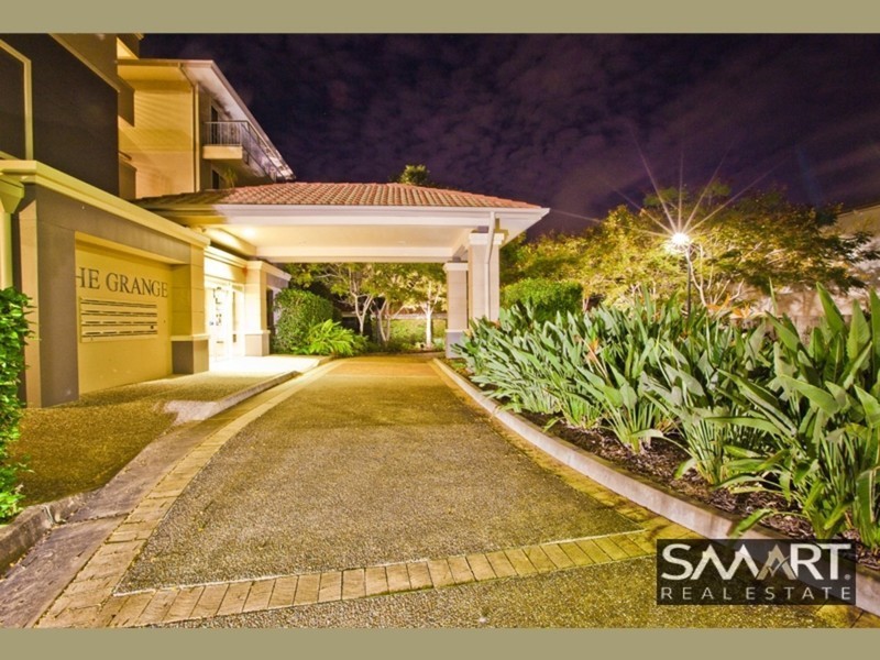 8489 Magnolia Drive East, Hope Island QLD 4212