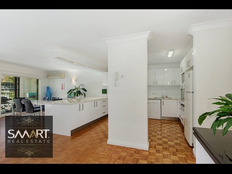 4/2 Adori Street, Chevron Island QLD 4217