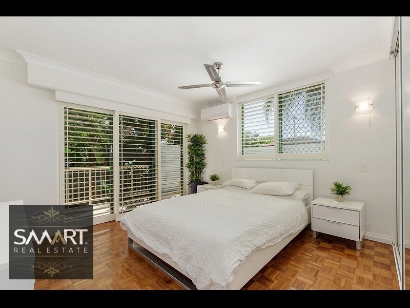 4/2 Adori Street, Chevron Island QLD 4217