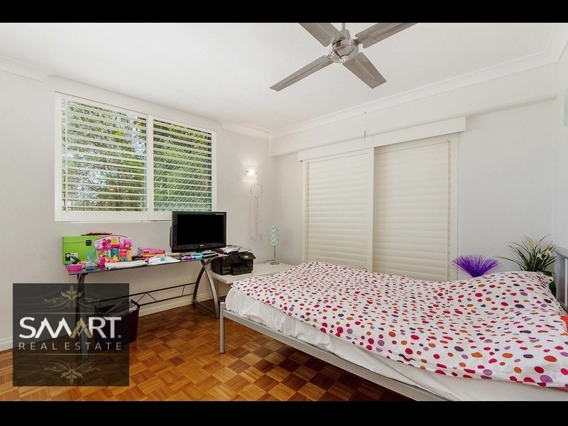 4/2 Adori Street, Chevron Island QLD 4217