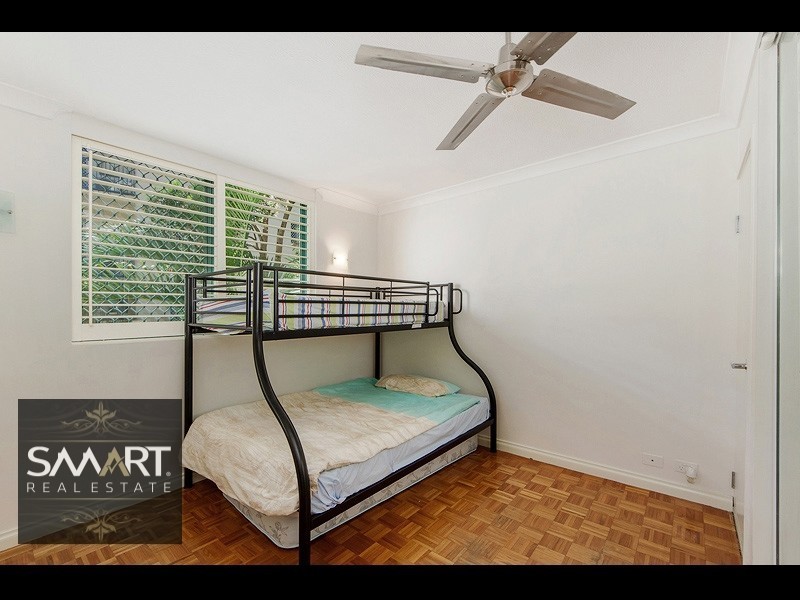 4/2 Adori Street, Chevron Island QLD 4217