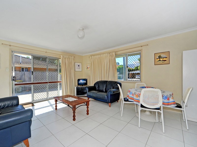 1/20 Parneno Street, Chevron Island QLD 4217