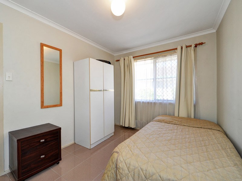 1/20 Parneno Street, Chevron Island QLD 4217