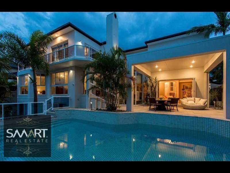 90 Commodore Drive, Paradise Waters QLD 4217