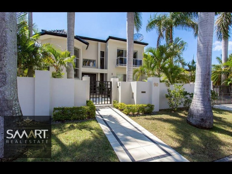 90 Commodore Drive, Paradise Waters QLD 4217