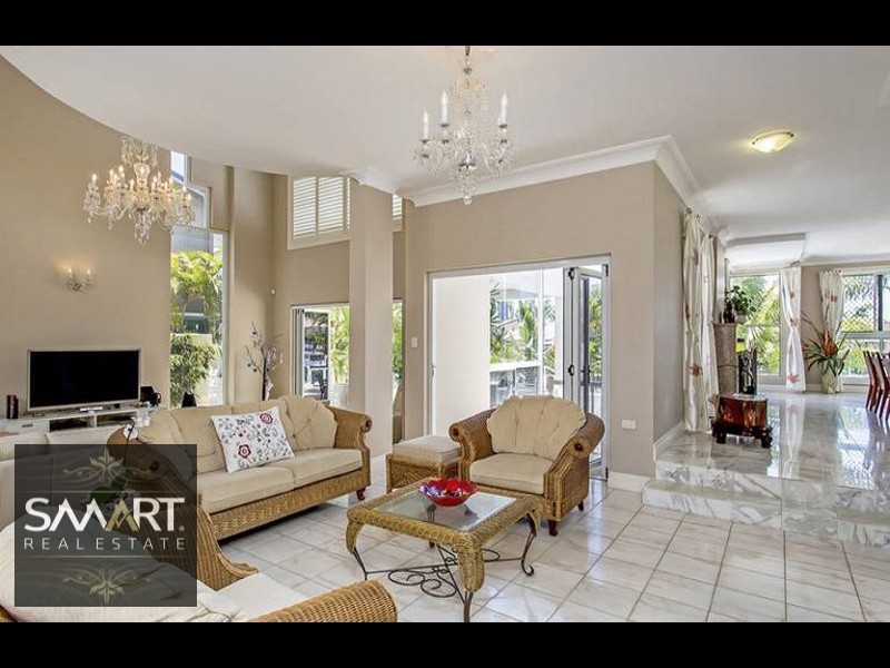 90 Commodore Drive, Paradise Waters QLD 4217