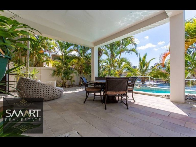 90 Commodore Drive, Paradise Waters QLD 4217