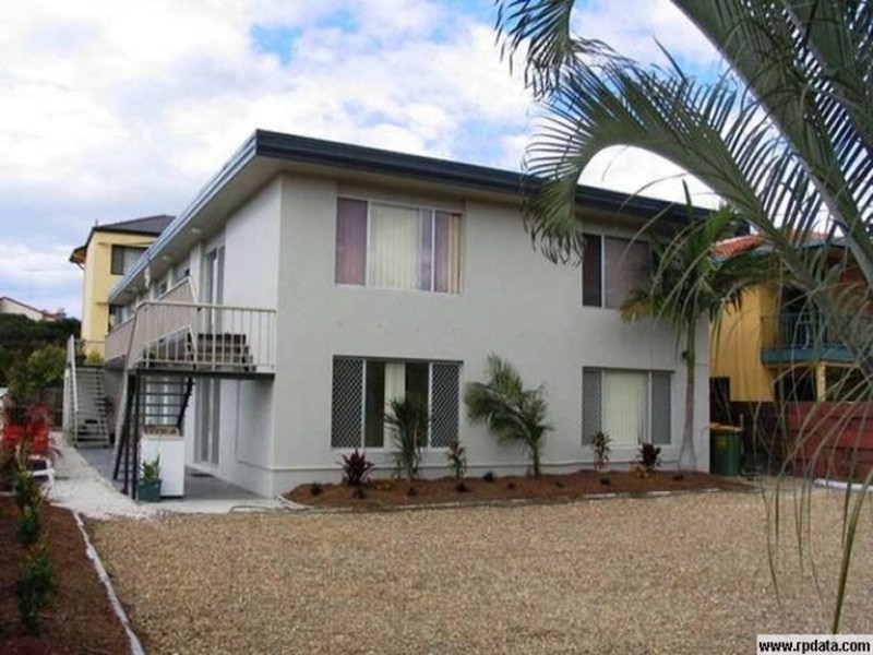 2/51 Burra Street, Chevron Island QLD 4217