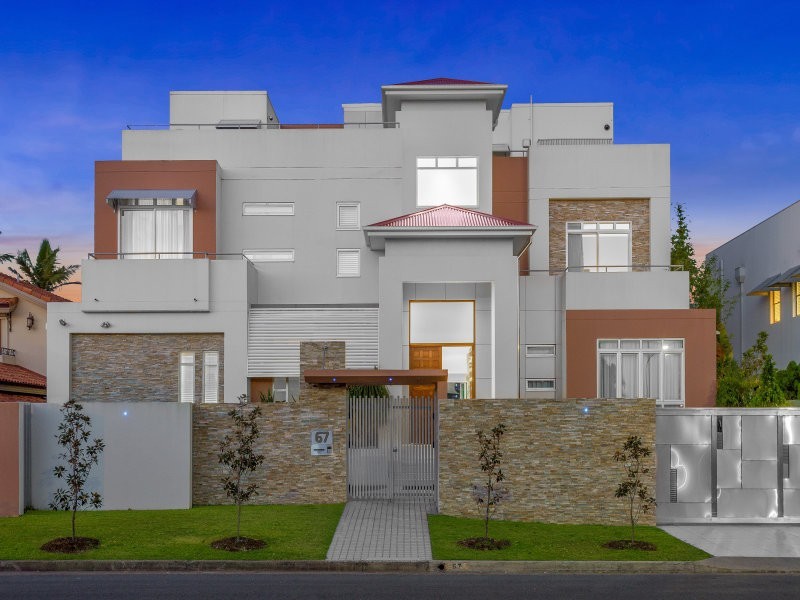 67 Commodore Drive, Paradise Waters QLD 4217