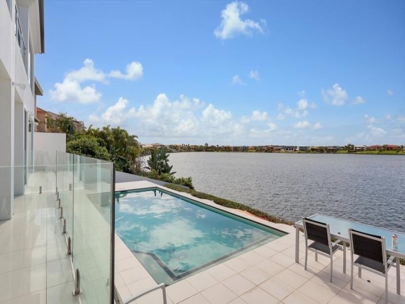 126 Sir Bruce Small Boulevard, Benowa Waters QLD 4217