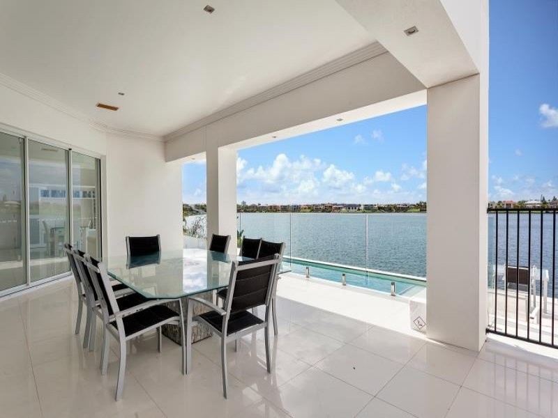 126 Sir Bruce Small Boulevard, Benowa Waters QLD 4217