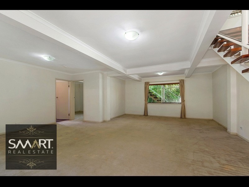 70 Benowa Road, Southport QLD 4215