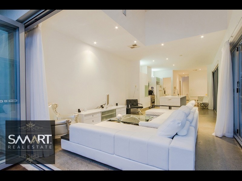 1/76 Heeb Street, Benowa QLD 4217