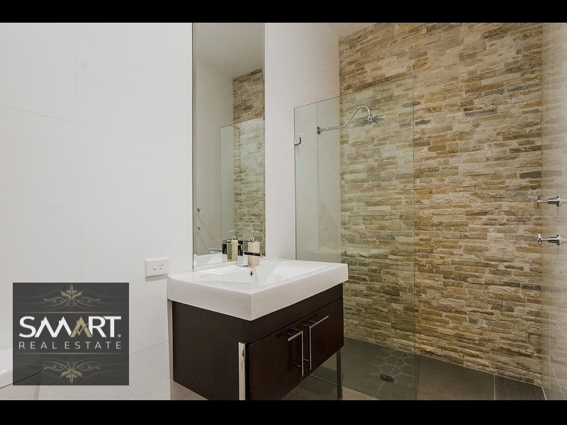 1/76 Heeb Street, Benowa QLD 4217