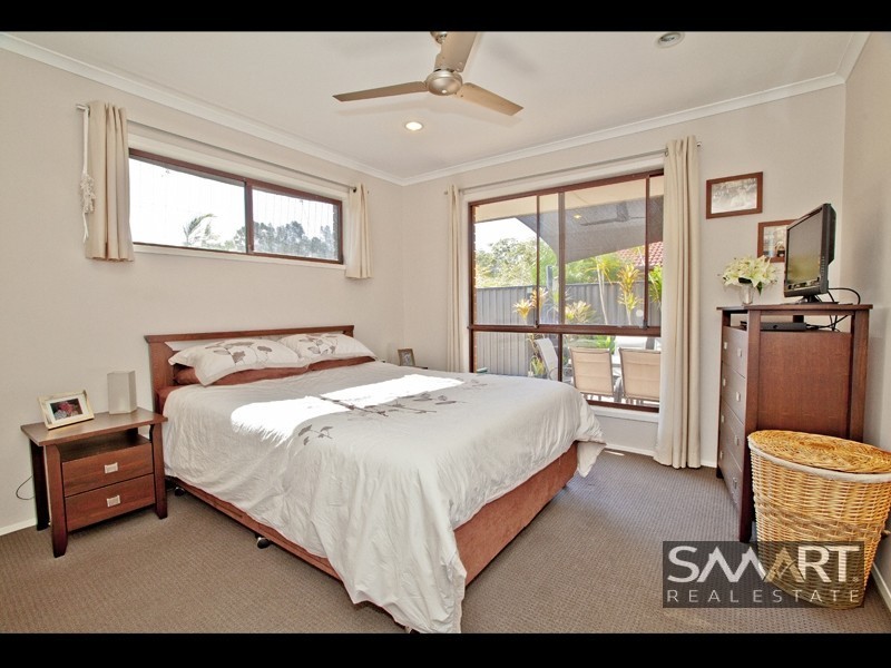 1/91 Olsen Avenue, Labrador QLD 4215