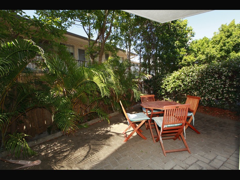 3/15 Weemala Street, Chevron Island QLD 4217