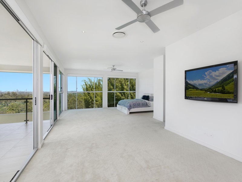 219 Crane Crescent, Nerang QLD 4211