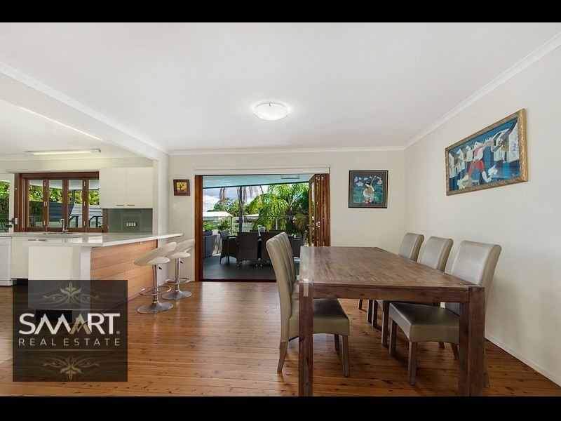8 Gibraltar Drive, Isle Of Capri QLD 4217