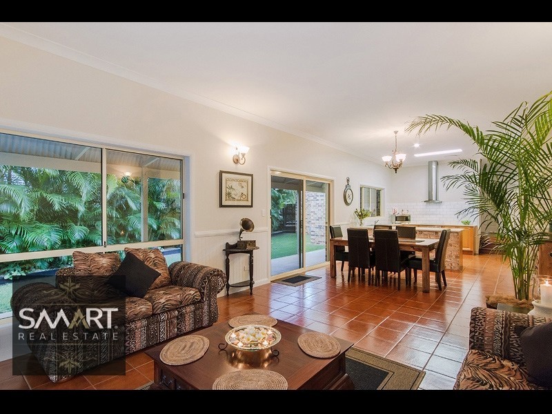 2 Midvale Place, Helensvale QLD 4212