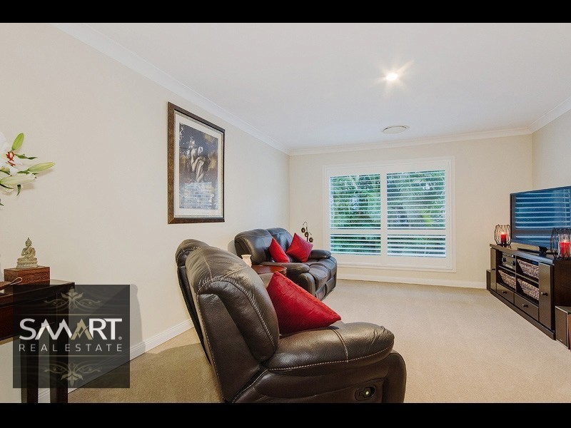 2 Midvale Place, Helensvale QLD 4212