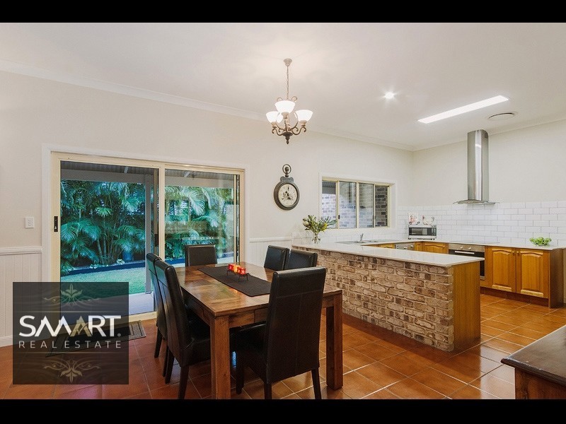 2 Midvale Place, Helensvale QLD 4212