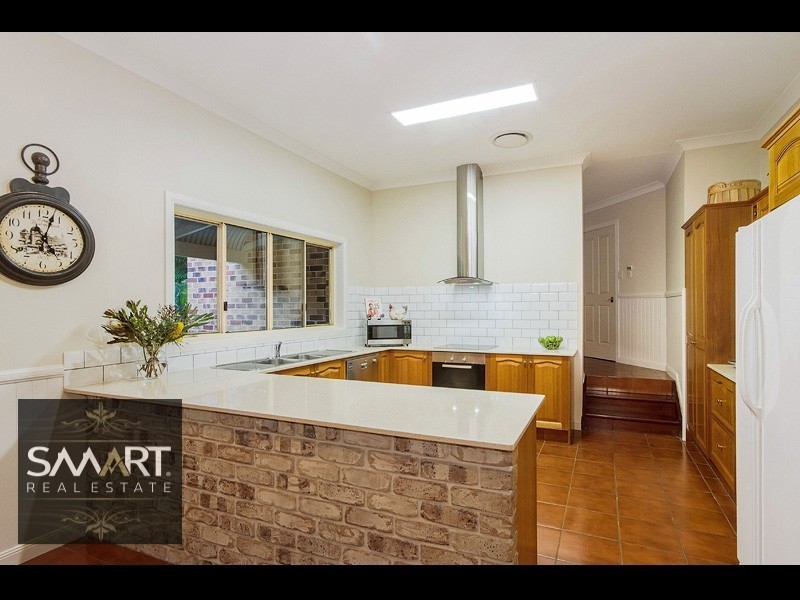 2 Midvale Place, Helensvale QLD 4212