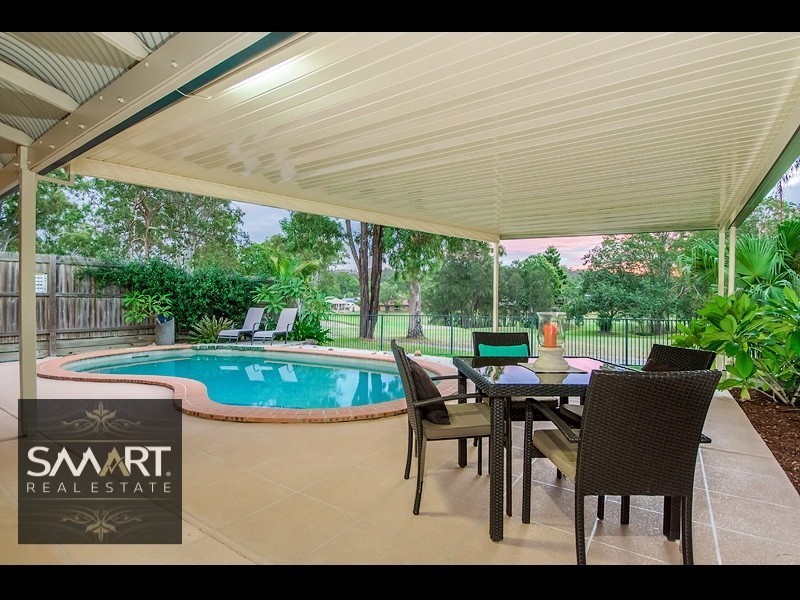 2 Midvale Place, Helensvale QLD 4212