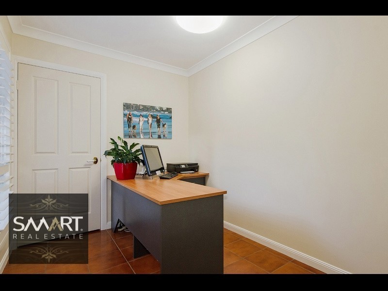 2 Midvale Place, Helensvale QLD 4212