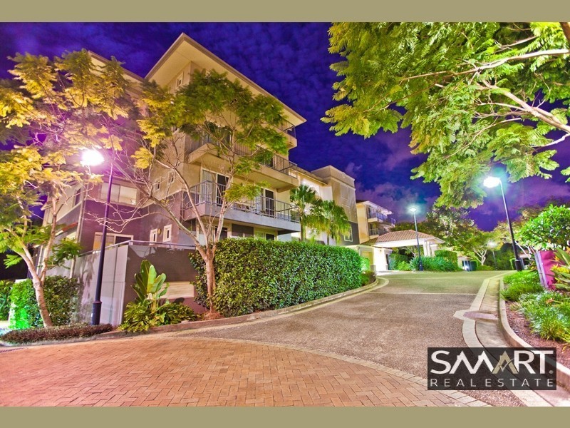 8429 Magnolia Dr East, Hope Island QLD 4212