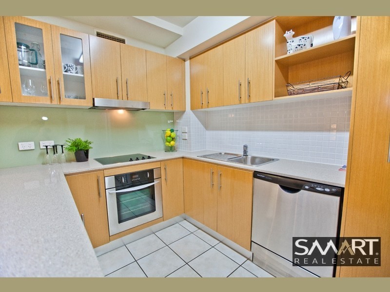 8429 Magnolia Dr East, Hope Island QLD 4212